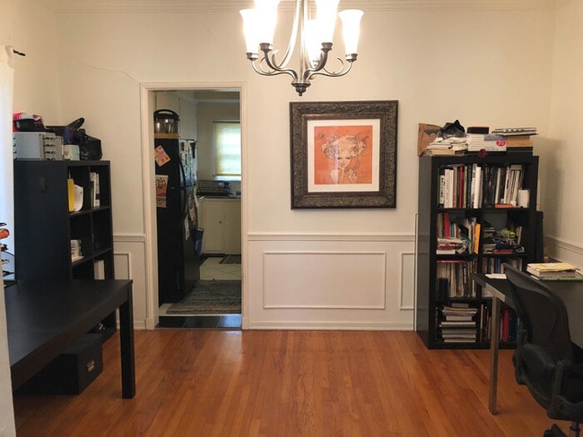 Building Photo - ART DECO TOWNHOUSE ON SYCAMORE