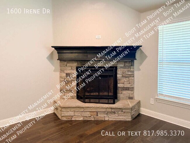 Building Photo - 1600 Irene Dr