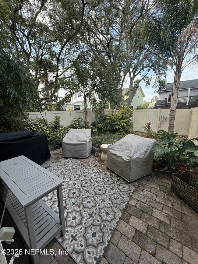 Building Photo - 875 8th St S