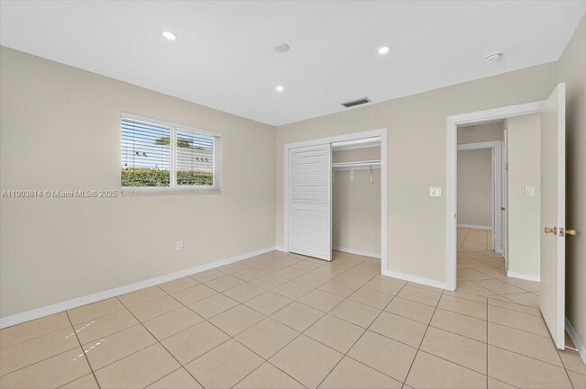 Building Photo - 349 Santander Ave