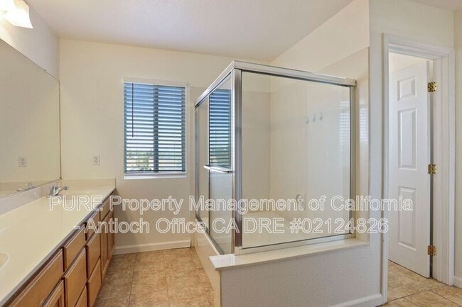 Building Photo - 2304 Yorkshire Ct