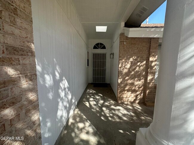 Building Photo - 408 Hadley Pl