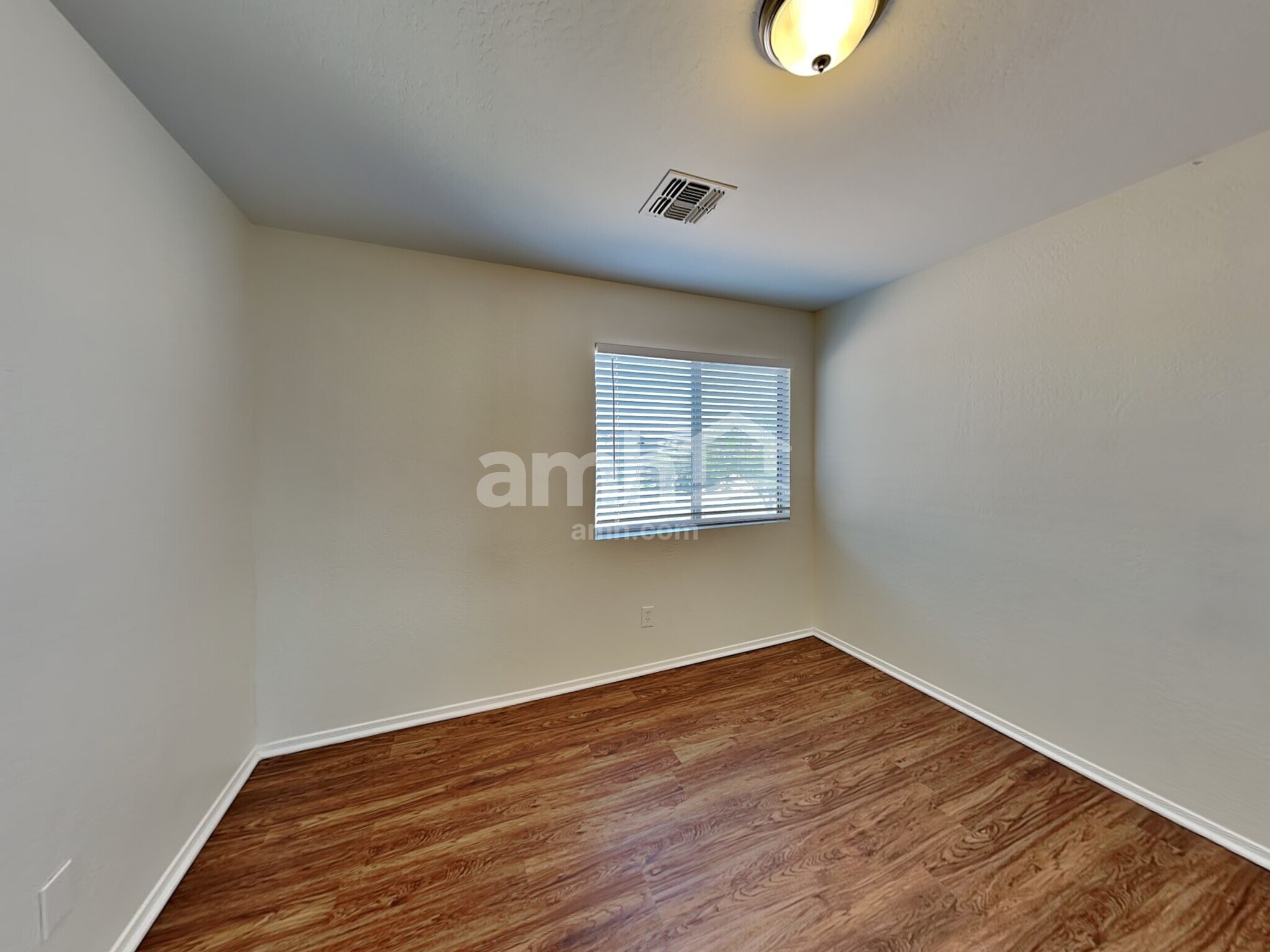 Building Photo - 11353 W Buchanan St