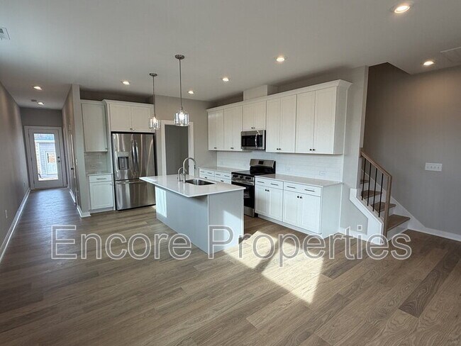 Building Photo - 67 Wandering Wy