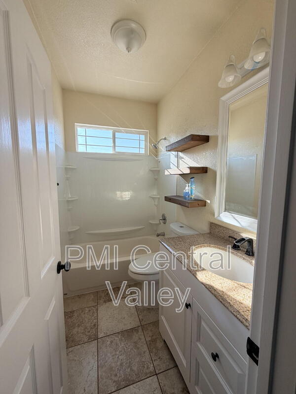 Building Photo - 108 Hornfels Ave