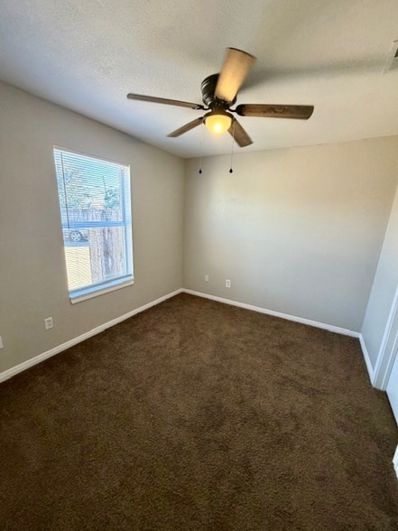 Building Photo - 2332 Breezy Dr