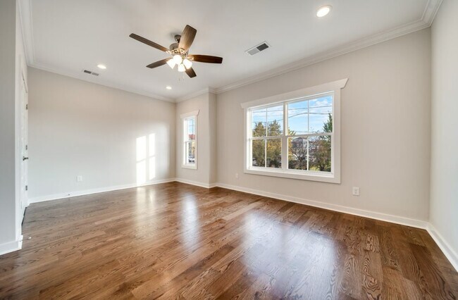 Building Photo - 4010B Clifton Ave