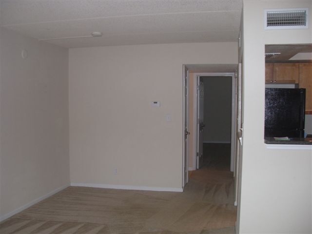 Building Photo - STRATFORD CONVENIENT 1/1 CONDO IN SEMINOLE...