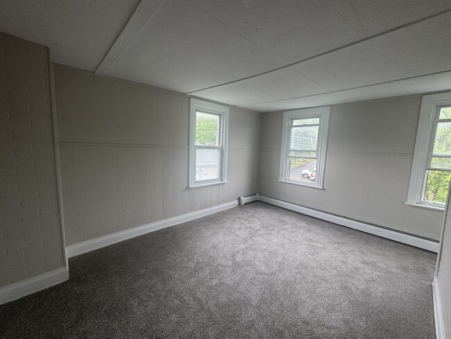 Building Photo - 24 Glen Ave