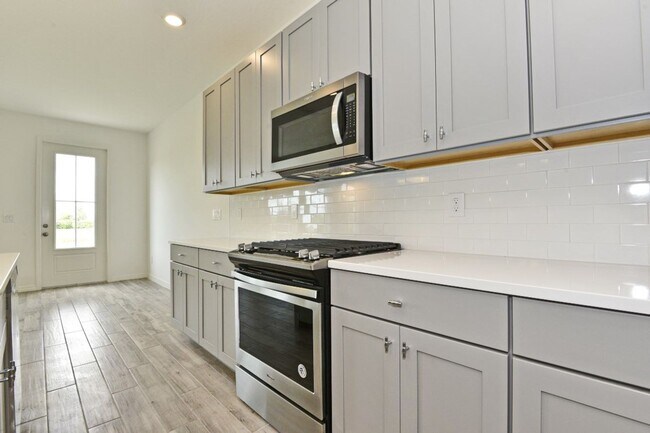 Building Photo - 720 Benoi Dr