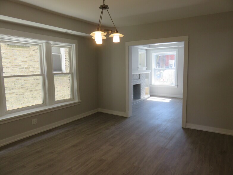 Building Photo - 1734 W Wallen Ave