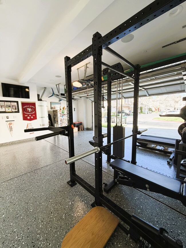 Building Photo - 326 Gulf Stream Way