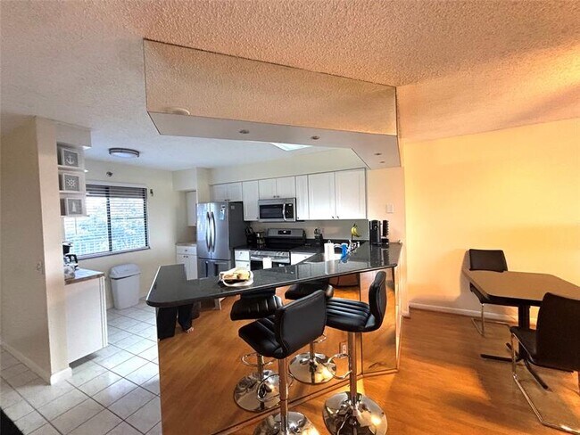 Building Photo - 2238 N Cypress Bend Dr