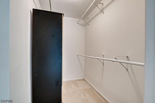 Building Photo - 318 Willowbrook Dr