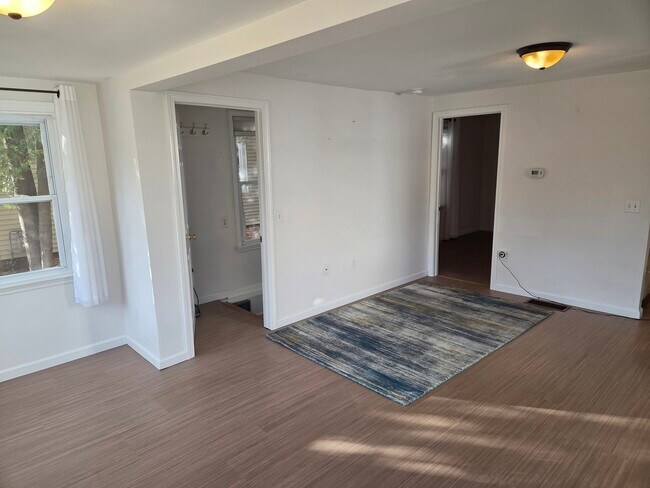 Building Photo - 176 W North St