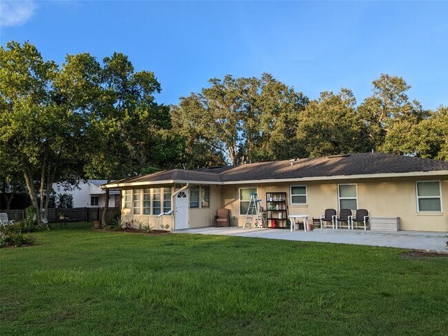 Building Photo - 1406 Ensenada Dr