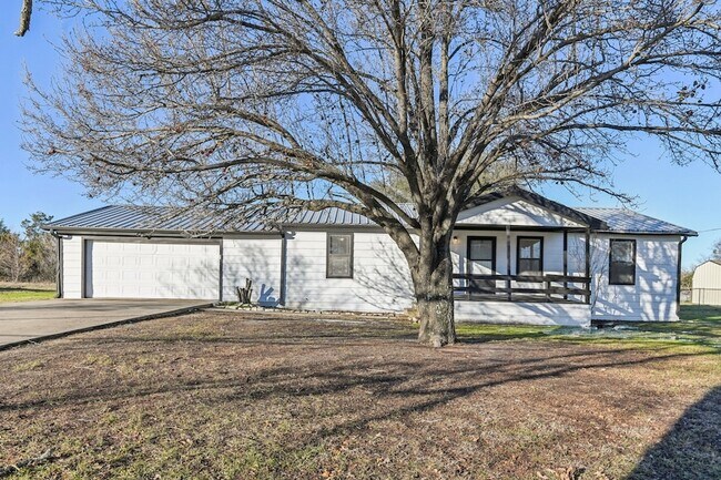 Building Photo - 250 Co Rd 3318