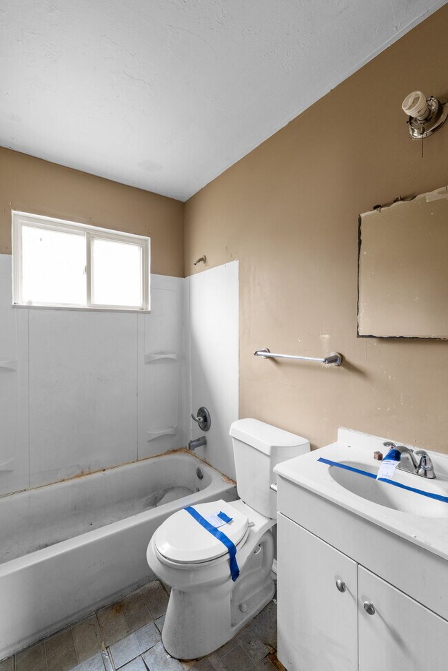 Building Photo - 2152 Erick Ave