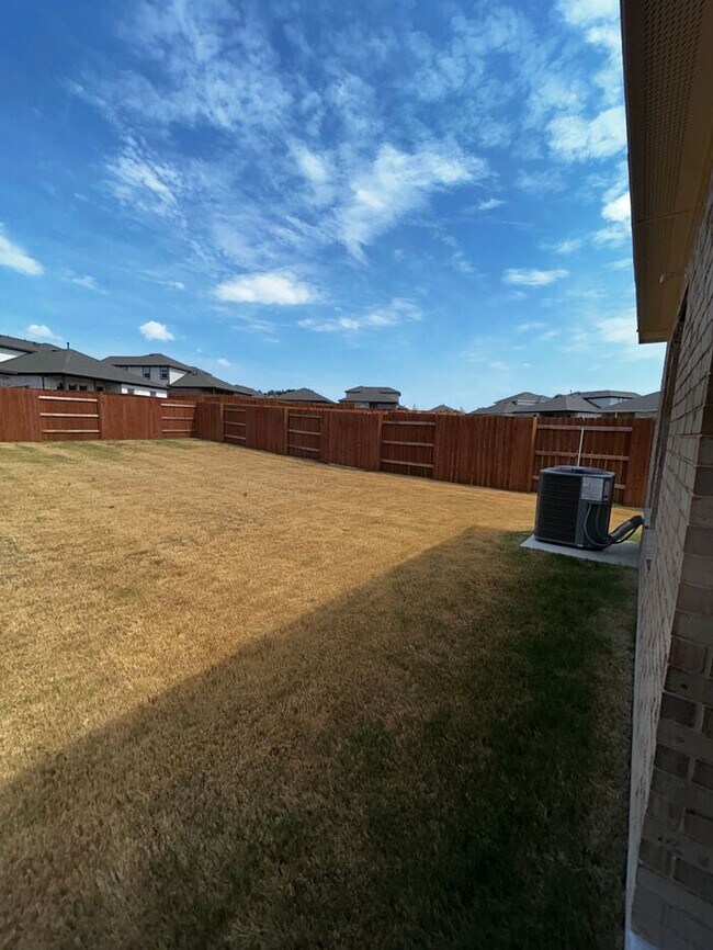 Building Photo - Charming 4 beds 3 baths in Leander!