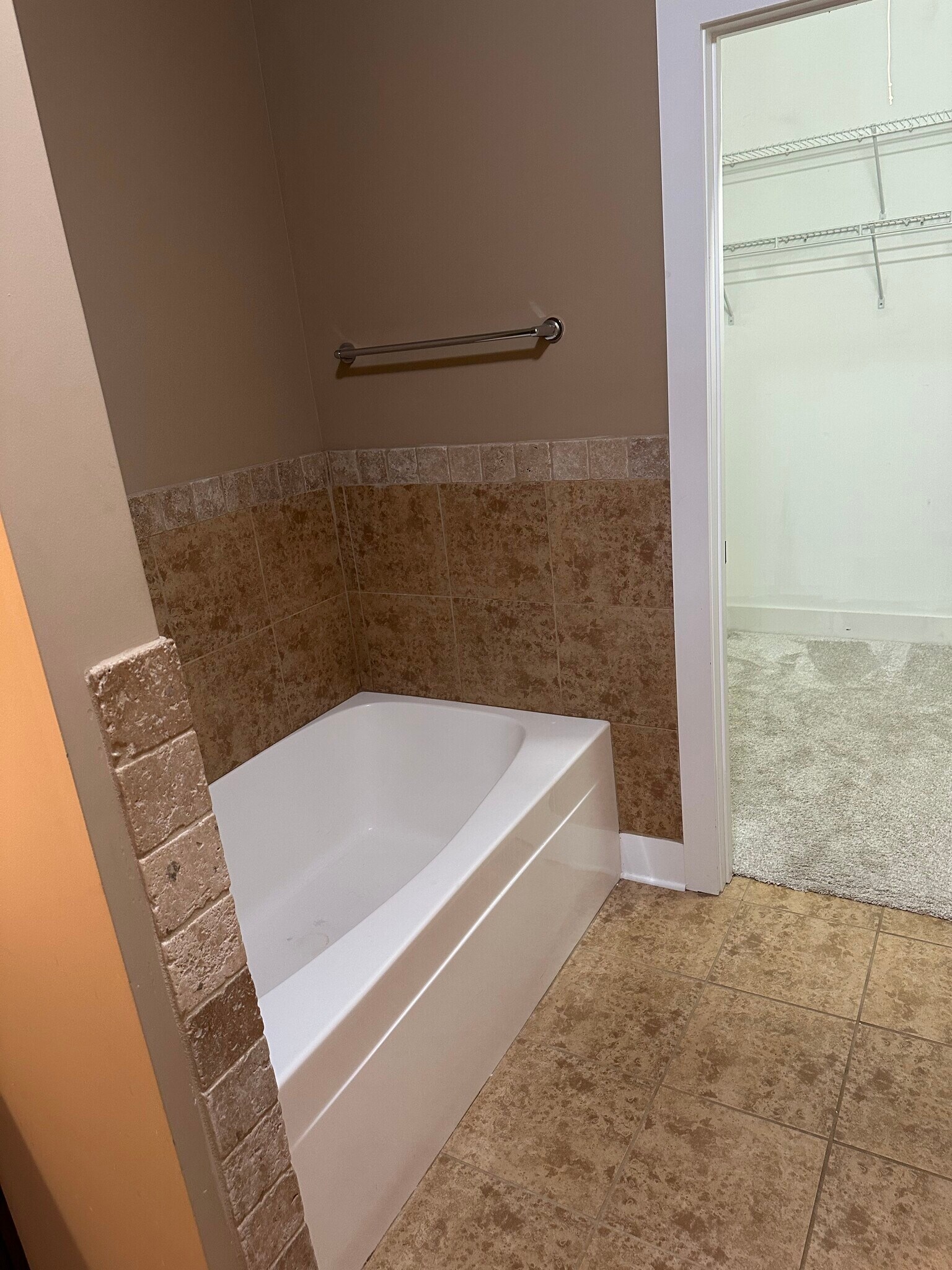 Master Bath - 141 Singapore Cir