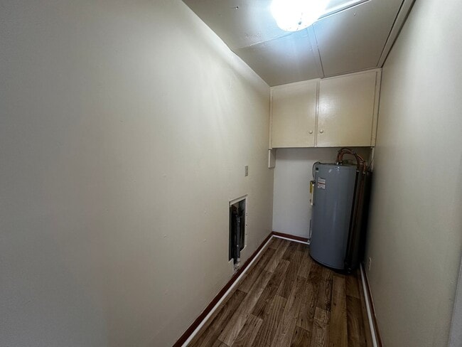 Building Photo - 2 Bedroom 1 bath House