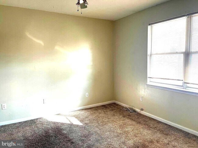 Building Photo - 7418 Hindon Cir