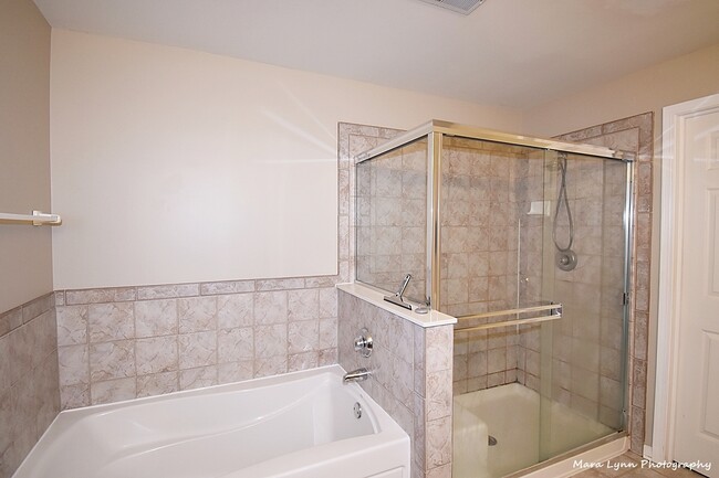 Building Photo - 2402 Wilton Ln