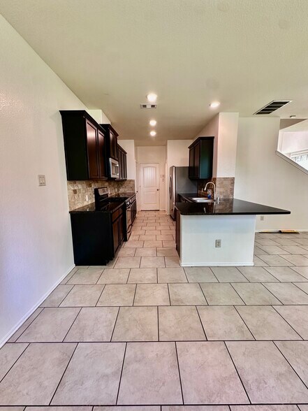 Building Photo - 6430 Stoney Creek Dr
