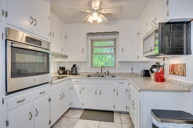 Building Photo - 1004 Edisto Ave