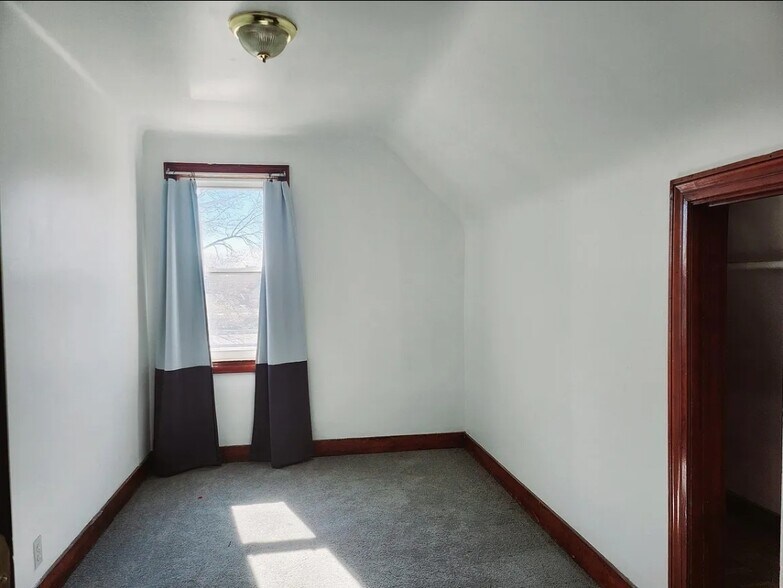 Building Photo - 11538 Nagel St