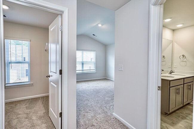 Building Photo - 438 Sea Grit Ct