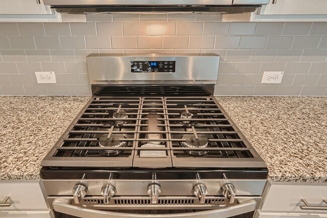 Building Photo - 2032 Wilsons Warbler Dr