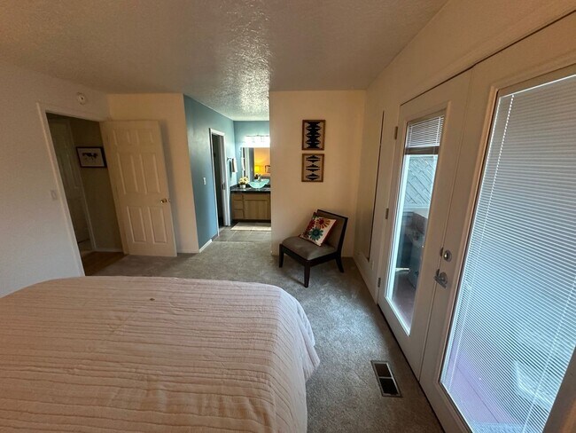 Building Photo - 14441 NE Morris Ct