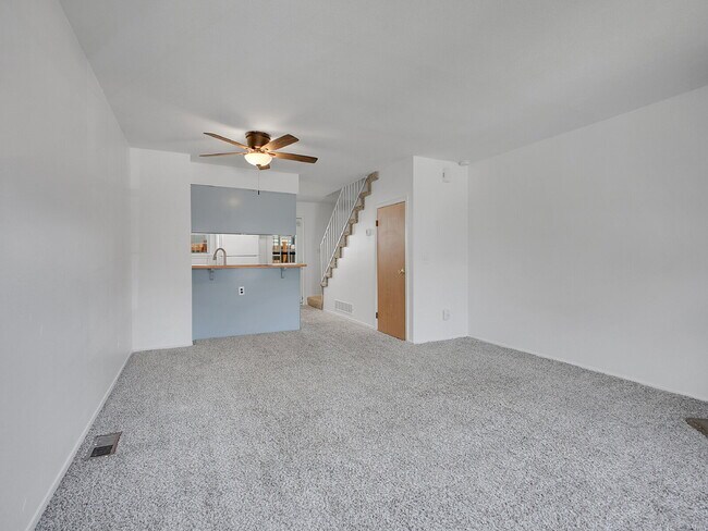 Building Photo - $1,795 // 2-Bed 1-Bath Charming Rowhome in...