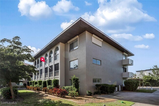 Building Photo - 6102 Whiskey Creek Dr
