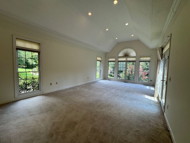 Building Photo - South AVL - Grand Residence in The Cotswol...