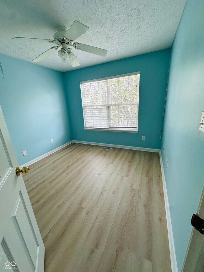 Building Photo - 6932 Thousand Oaks Ln