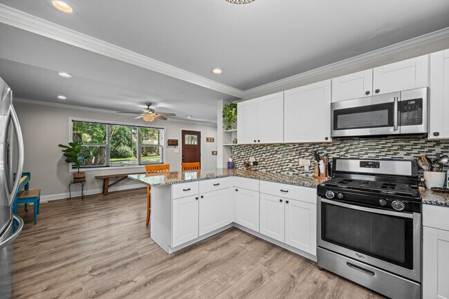 Building Photo - 3403 Ridge Rd