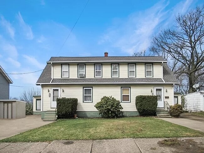 Building Photo - 1536 W 45th St