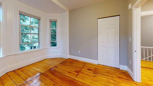 Building Photo - 96 Sheridan St