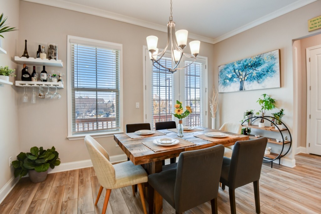 Plenty of dining space - 3768 Duke Center Way