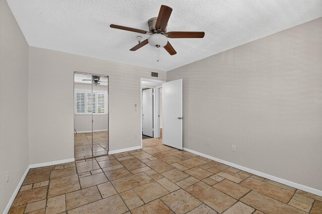 Building Photo - 160 Yacht Club Way