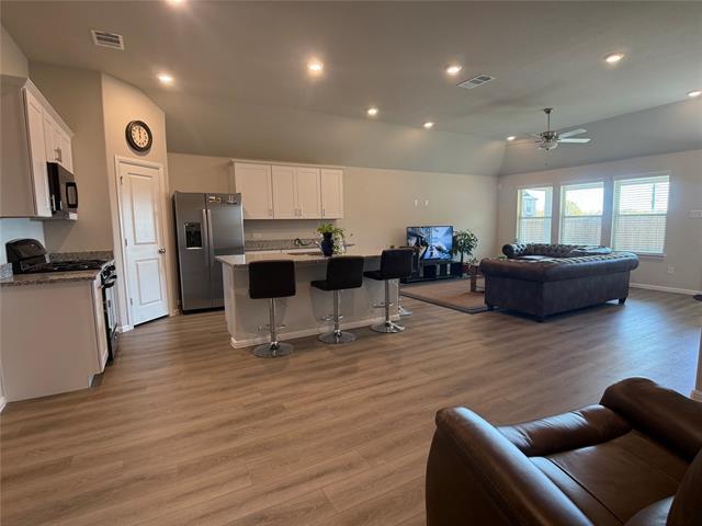 Building Photo - 401 Forsyth Dr