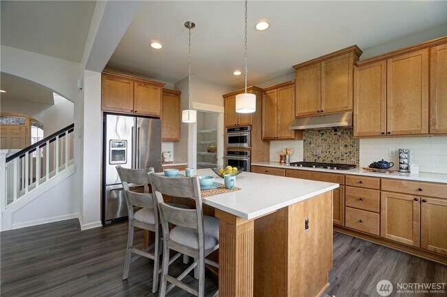 Building Photo - Stylish 5-Bed Home in Desirable Bothell ; ...