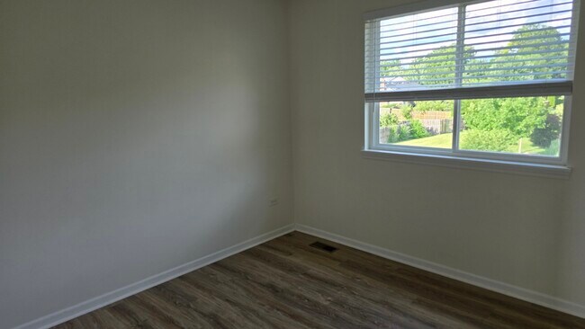 Building Photo - 1521 Saddle Ln