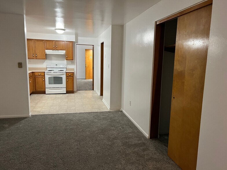 Living Room/Kitchen - 309 W Main St
