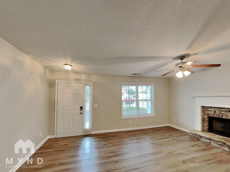 Building Photo - 323 Rosemont Ct