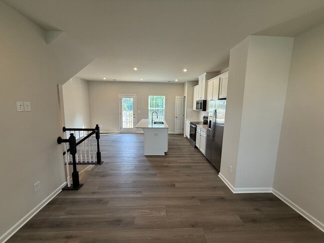 Building Photo - Brand New Townhome!!