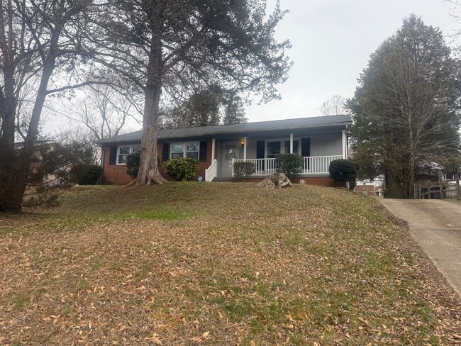 Building Photo - 213 Foxcroft Dr