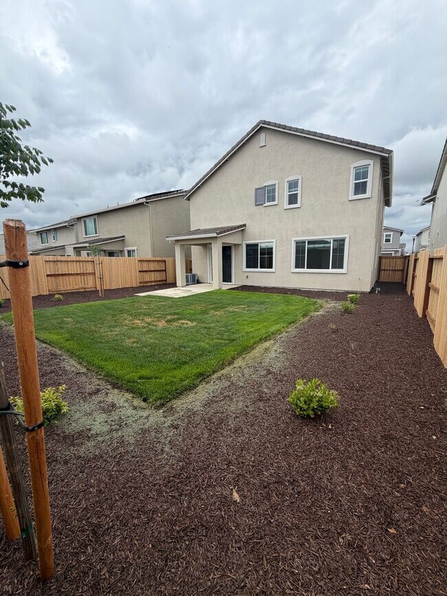 Building Photo - 3 Bedroom | 2.5 Bathroom | New two-story home in Elk Grove